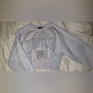 Forever 21 cropped sweatshirt, size medium